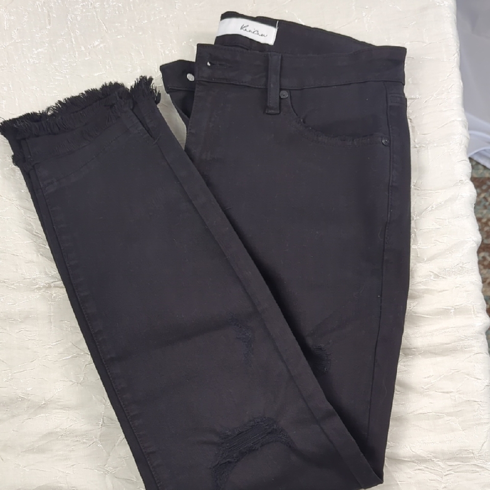 KanCan Women's Black Frayed Ankle Jeans
